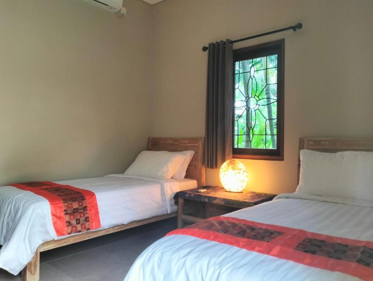 Villa Jeruk Selong Belanak Exterior photo