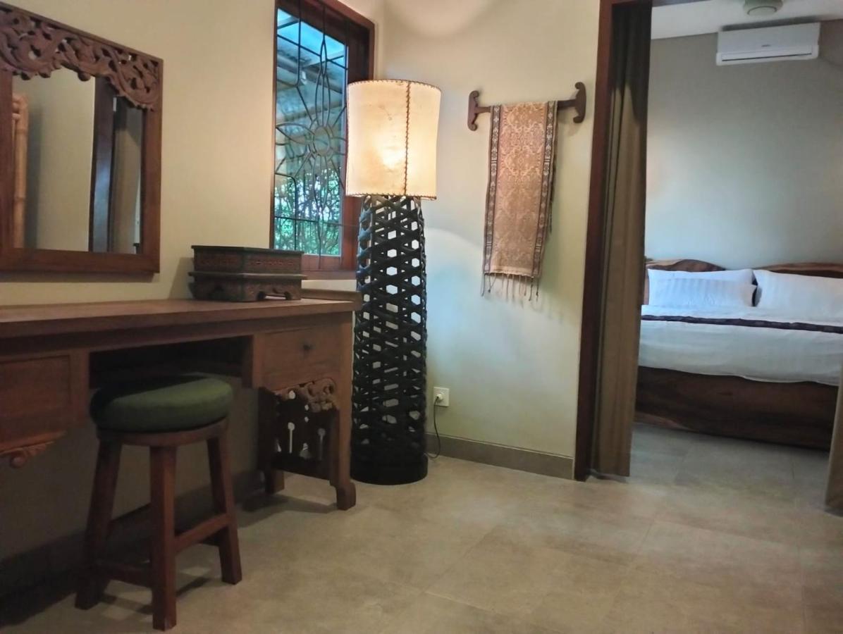 Villa Jeruk Selong Belanak Exterior photo